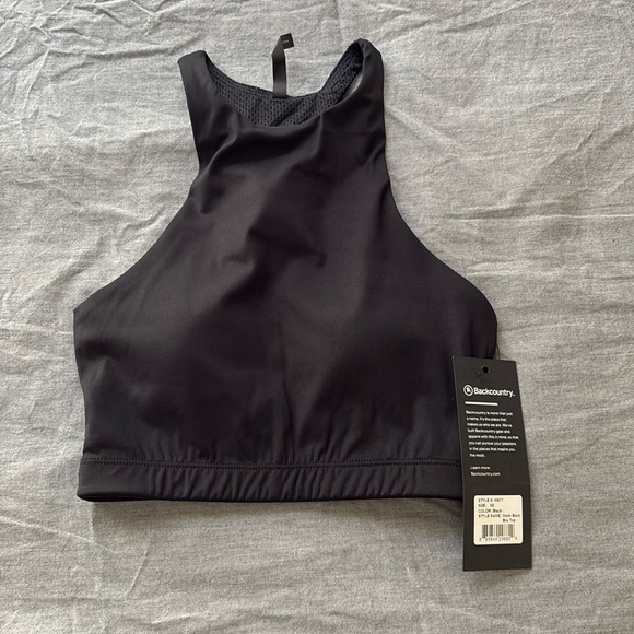 Sports bra. - Picture 1 of 2